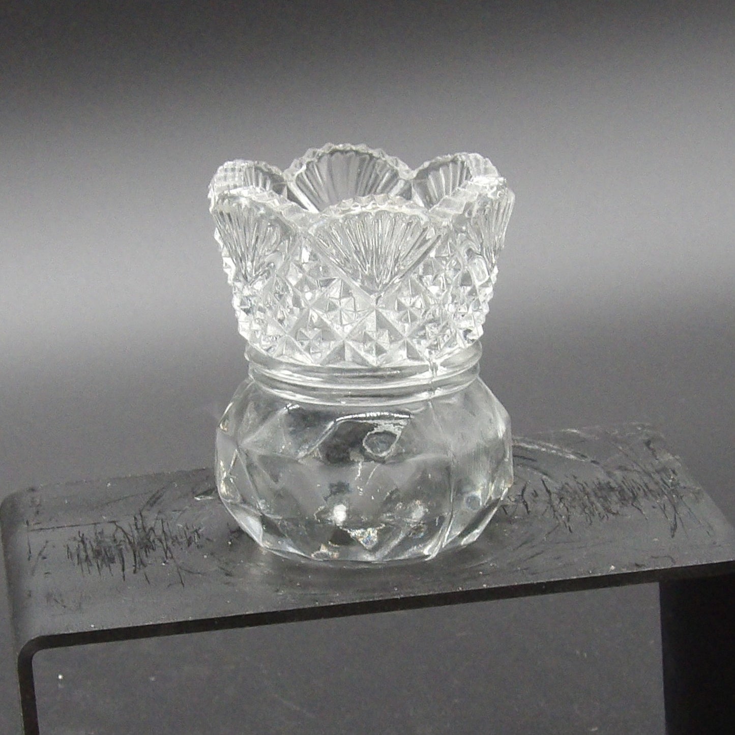 Round American Brilliant Toothpick Holder